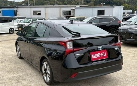 Toyota Prius IV XW50, 2021 год, 1 650 000 рублей, 6 фотография