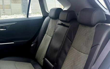 Toyota RAV4, 2025 год, 4 390 000 рублей, 21 фотография