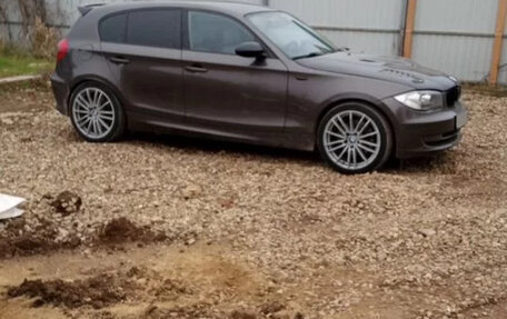 BMW 1 серия, 2008 год, 1 300 000 рублей, 2 фотография