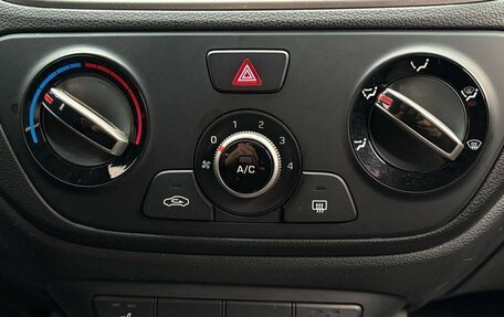 Hyundai Solaris II рестайлинг, 2017 год, 1 295 000 рублей, 18 фотография