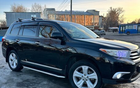 Toyota Highlander III, 2011 год, 2 200 000 рублей, 2 фотография