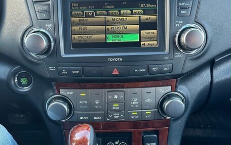 Toyota Highlander III, 2011 год, 2 200 000 рублей, 13 фотография