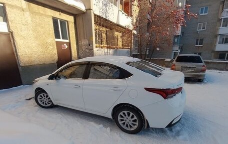 Hyundai Solaris II рестайлинг, 2019 год, 1 500 000 рублей, 4 фотография