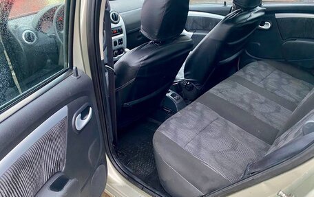 Renault Sandero I, 2011 год, 14 фотография