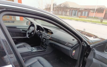 Mercedes-Benz E-Класс, 2010 год, 1 100 000 рублей, 9 фотография