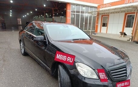 Mercedes-Benz E-Класс, 2010 год, 1 100 000 рублей, 3 фотография