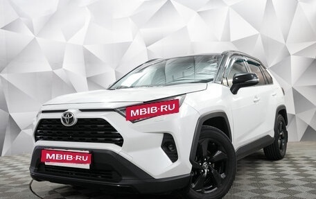 Toyota RAV4, 2021 год, 3 050 000 рублей, 1 фотография