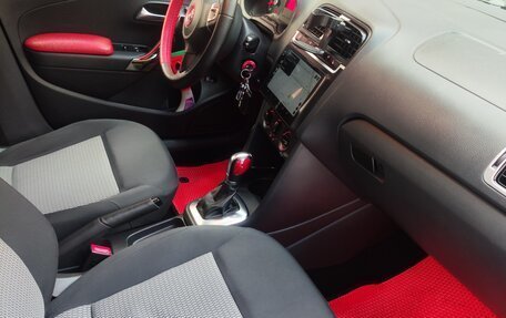 Volkswagen Polo VI (EU Market), 2011 год, 900 000 рублей, 9 фотография