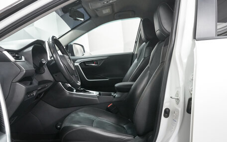 Toyota RAV4, 2021 год, 3 050 000 рублей, 10 фотография