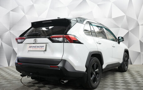 Toyota RAV4, 2021 год, 3 050 000 рублей, 5 фотография