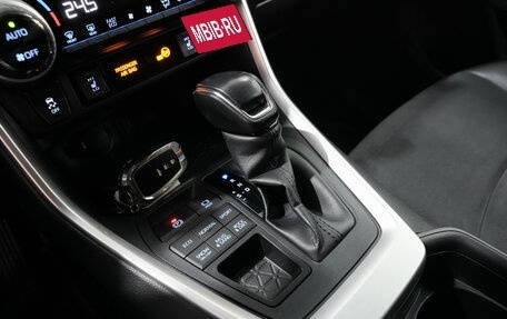 Toyota RAV4, 2021 год, 3 050 000 рублей, 17 фотография