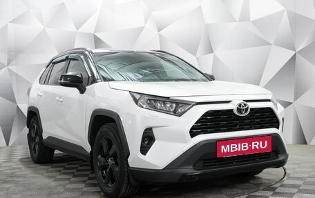 Toyota RAV4, 2021 год, 3 050 000 рублей, 7 фотография