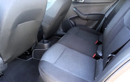 Skoda Rapid I, 2018 год, 1 000 000 рублей, 12 фотография