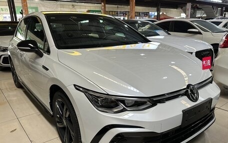 Volkswagen Golf VIII, 2022 год, 1 990 000 рублей, 1 фотография