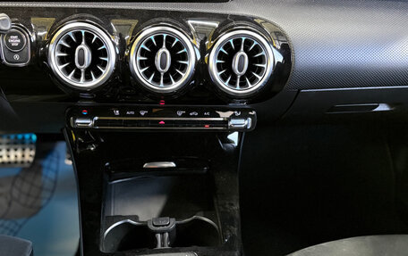 Mercedes-Benz CLA, 2019 год, 2 239 000 рублей, 15 фотография