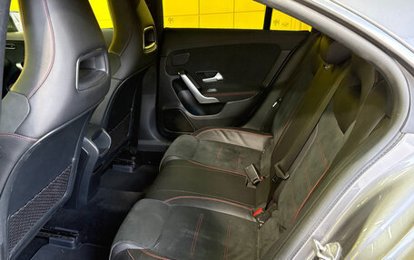 Mercedes-Benz CLA, 2019 год, 2 239 000 рублей, 17 фотография