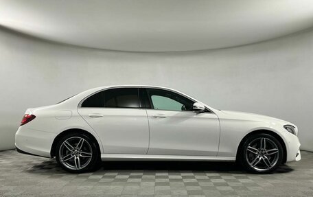 Mercedes-Benz E-Класс, 2019 год, 3 999 000 рублей, 4 фотография