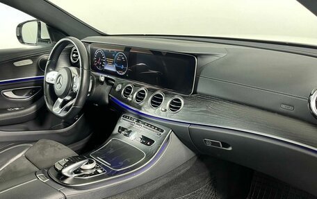 Mercedes-Benz E-Класс, 2019 год, 3 999 000 рублей, 15 фотография