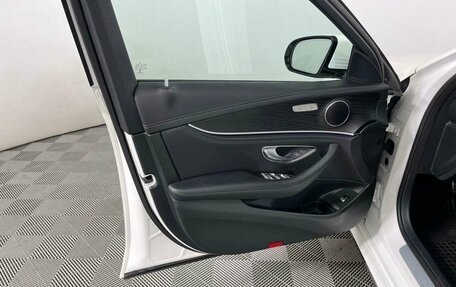 Mercedes-Benz E-Класс, 2019 год, 3 999 000 рублей, 9 фотография