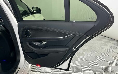 Mercedes-Benz E-Класс, 2019 год, 3 999 000 рублей, 23 фотография