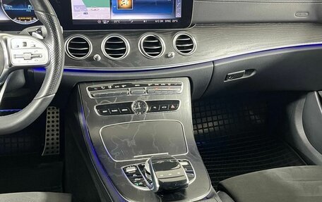 Mercedes-Benz E-Класс, 2019 год, 3 999 000 рублей, 30 фотография