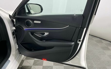 Mercedes-Benz E-Класс, 2019 год, 3 999 000 рублей, 22 фотография