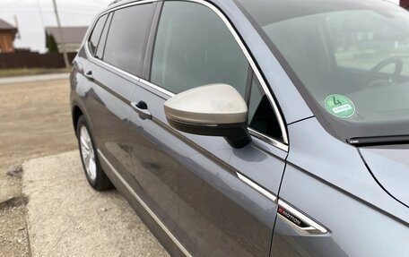 Volkswagen Tiguan II, 2019 год, 2 250 000 рублей, 2 фотография