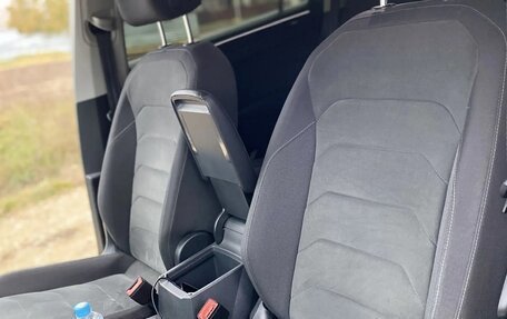 Volkswagen Tiguan II, 2019 год, 2 250 000 рублей, 30 фотография