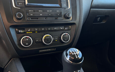 Volkswagen Jetta VI, 2014 год, 920 000 рублей, 3 фотография