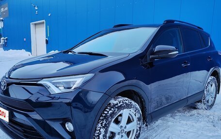 Toyota RAV4, 2019 год, 3 800 000 рублей, 2 фотография