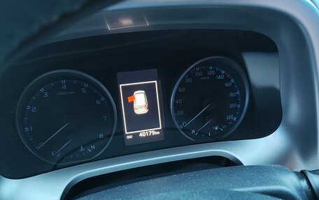 Toyota RAV4, 2019 год, 3 800 000 рублей, 14 фотография