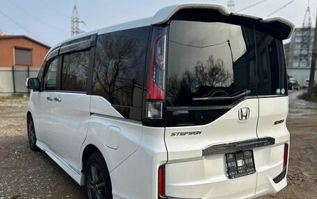 Honda Stepwgn IV, 2016 год, 1 750 000 рублей, 4 фотография