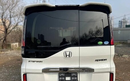 Honda Stepwgn IV, 2016 год, 1 750 000 рублей, 5 фотография