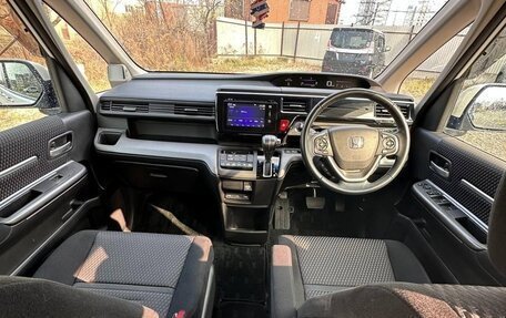 Honda Stepwgn IV, 2016 год, 1 750 000 рублей, 10 фотография