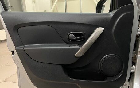 Renault Logan II, 2019 год, 1 245 000 рублей, 22 фотография