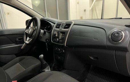 Renault Logan II, 2019 год, 1 245 000 рублей, 12 фотография