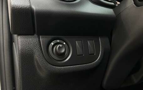 Renault Logan II, 2019 год, 1 245 000 рублей, 28 фотография