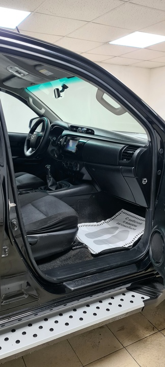 Toyota Hilux VIII, 2018 год, 2 680 000 рублей, 9 фотография