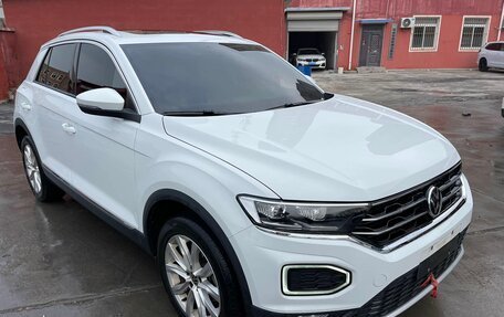 Volkswagen T-Roc I, 2021 год, 1 840 000 рублей, 1 фотография