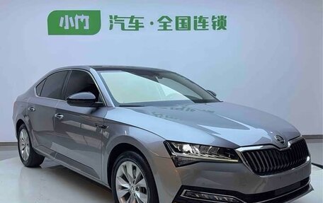 Skoda Superb III рестайлинг, 2022 год, 2 333 000 рублей, 3 фотография