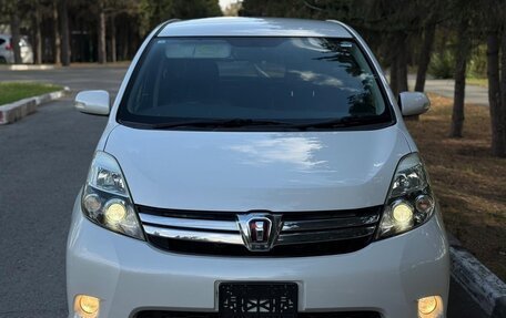 Toyota ISis I, 2015 год, 1 350 000 рублей, 2 фотография