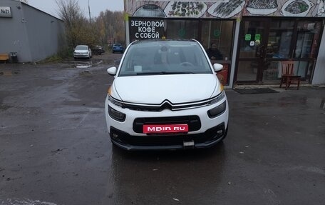Citroen C4 Picasso II рестайлинг, 2018 год, 800 000 рублей, 1 фотография