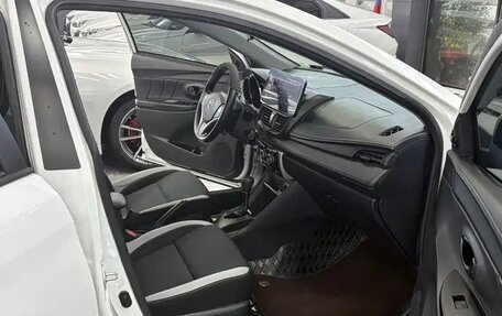 Toyota Yaris XP150 рестайлинг, 2022 год, 1 387 000 рублей, 8 фотография