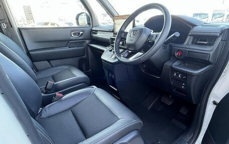 Honda Stepwgn, 2023 год, 2 401 000 рублей, 14 фотография