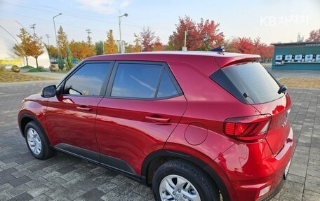 Hyundai Venue I, 2023 год, 1 700 000 рублей, 4 фотография