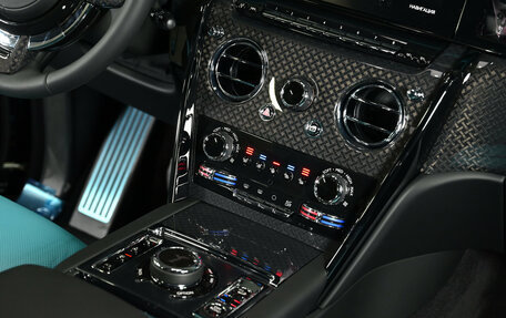 Rolls-Royce Cullinan, 2025 год, 72 950 000 рублей, 32 фотография