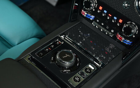 Rolls-Royce Cullinan, 2025 год, 72 950 000 рублей, 33 фотография