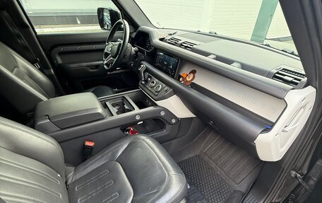 Land Rover Defender II, 2021 год, 9 000 000 рублей, 10 фотография