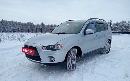 Mitsubishi Outlander III рестайлинг 3, 2011 год, 1 300 000 рублей, 2 фотография
