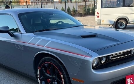 Dodge Challenger III рестайлинг 2, 2016 год, 3 300 000 рублей, 6 фотография